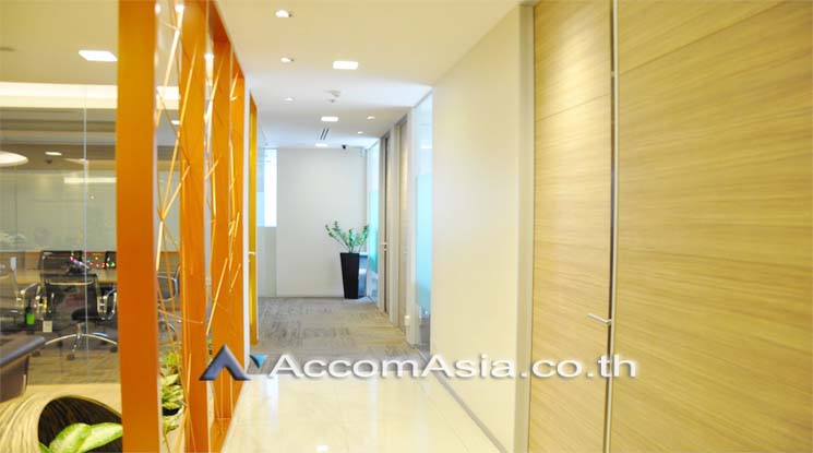 9  Office Space For Rent in Ploenchit ,Bangkok BTS Ploenchit at Q House Ploenchit Service Office AA10284